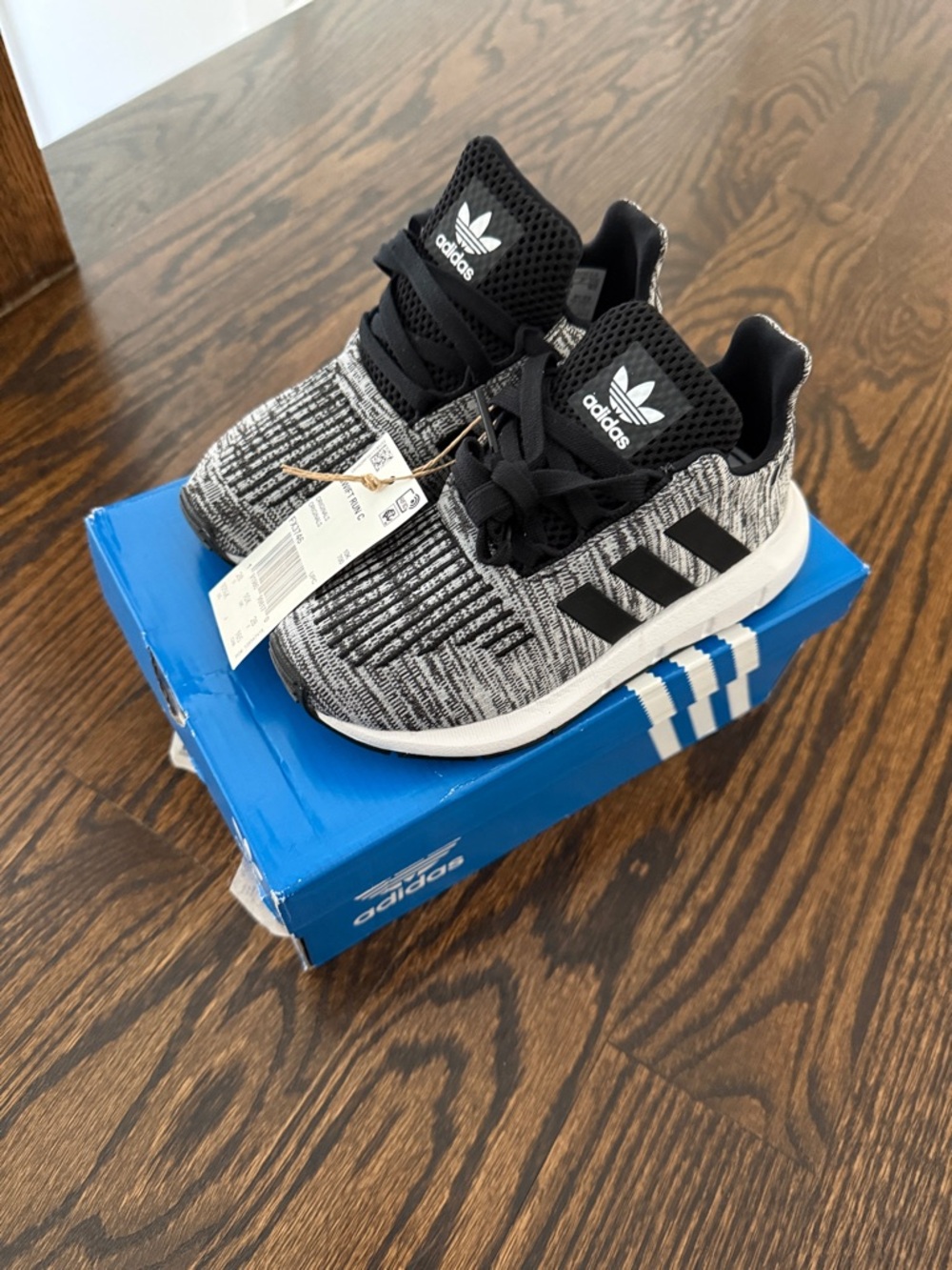 Adidas Boys Swift Run Size 10.5